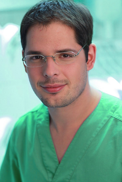 Dr. Áron Csöndör